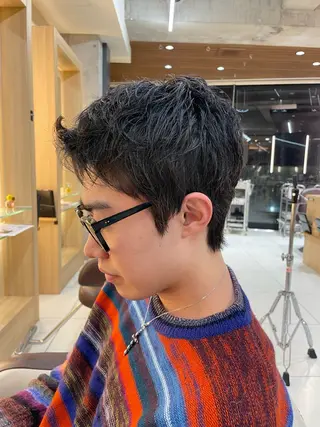 ショート パーマ メンズ 岩崎 唯人のヘアスタイル