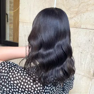 セミロング カラー ブリーチなし✨艶髪 カラー𓃲YAGIのヘアスタイル