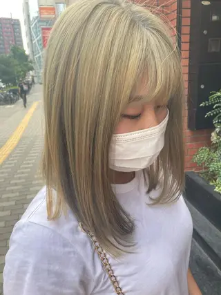 ミディアム カラー ミルクティー量産💙 💙ブリーチ特化💙のヘアスタイル