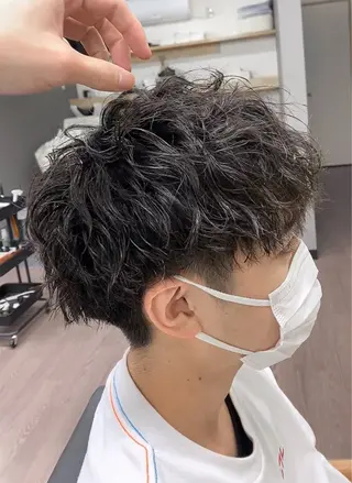 ショート パーマ メンズ こもり なおやのヘアスタイル