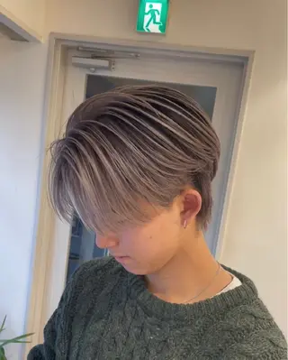 ミディアム カラー パーマ ヘアアレンジ メンズ メンズバレイヤージュ 🌫ハイライトのヘアスタイル
