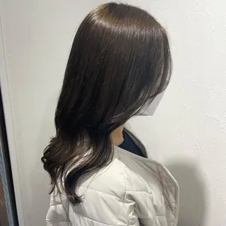 セミロング カラー shiho .のヘアスタイル