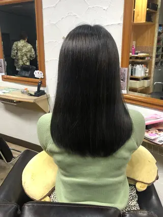 ミディアム 小松崎 咲楽のヘアスタイル