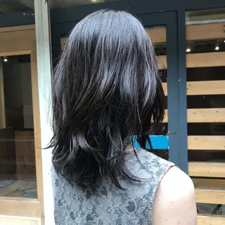 セミロング カラー あずまぐち めぐみのヘアスタイル