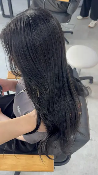 ロング カラー 赤み無し柔らかカラー 【梅田】madokaのヘアスタイル