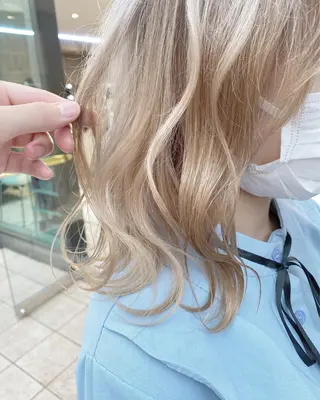 ミディアム 🤍ムラ修正ブリーチ 🤍原宿/YUUのヘアスタイル