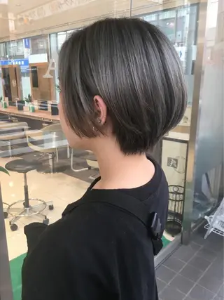 ショート カラー SENA 再現性 パーマと縮毛矯正のヘアスタイル