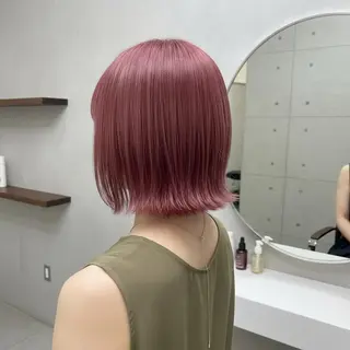 ミディアム 💕透明感赤味カラー ぱっつんボブ🩷のヘアスタイル
