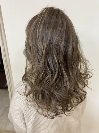 カラー SALOWIN栄 高須大貴のヘアスタイル