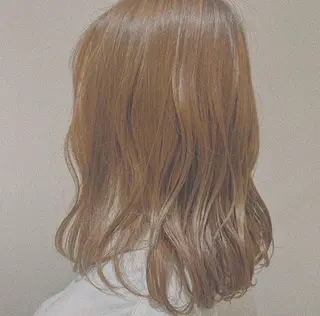 セミロング カラー ヘアアレンジ 高井瑠華🌼 ストカールカット特化のヘアスタイル