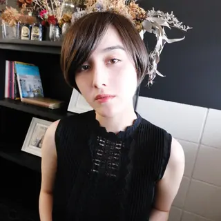 ショート カラー 山口 悟のヘアスタイル