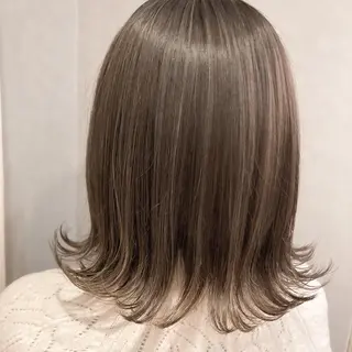 ミディアム カラー KAJI MANAMIのヘアスタイル
