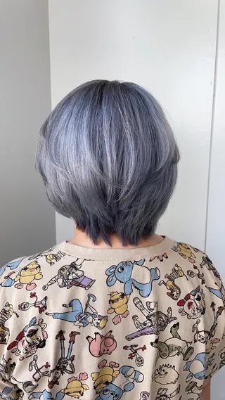 ショート カラー 松本 唯のヘアスタイル