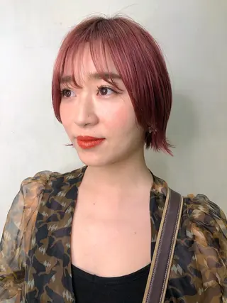 ショート カラー ブリーチ😼 ボブ✍️レイヤーのヘアスタイル