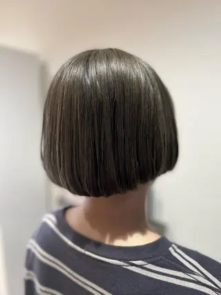 ショート カラー 蓮見  友里のヘアスタイル