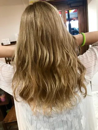 ロング カラー レイヤーカット匠 イソザキノリユキのヘアスタイル