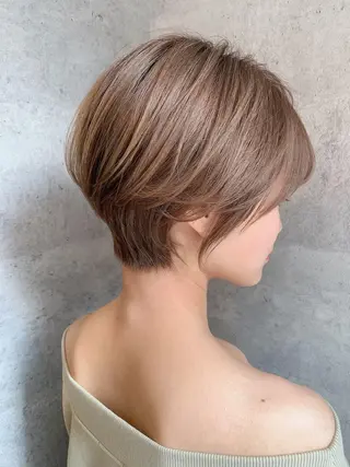 ショート ＿WHITE鳳店 アンダーバーホワイトのヘアスタイル