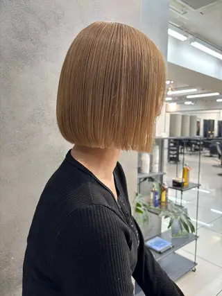ショート カラー ヘアアレンジ ボブ/透明感ベージュ 🫧クルミ🌟のヘアスタイル