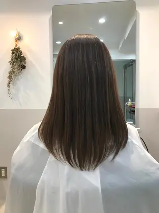 セミロング オカダ ノゾミのヘアスタイル