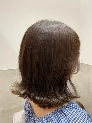 セミロング カラー しみず さきのヘアスタイル