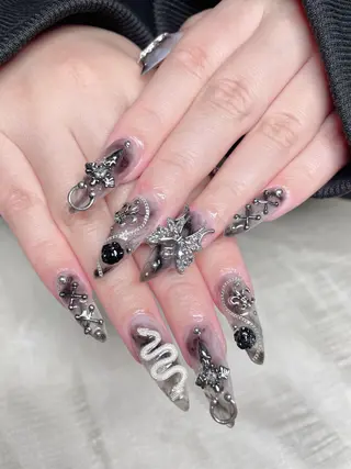 ネイル アヤメネイル 最新チップスカルプのネイルデザイン