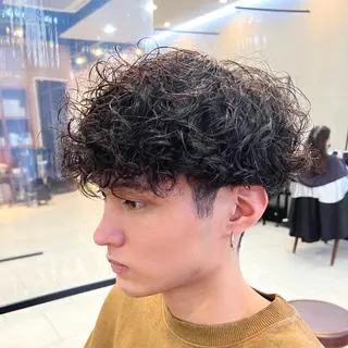 ショート パーマ メンズ メンズカット曲がる 縮毛矯正佐々木タクマのヘアスタイル