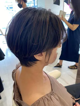 ショート カラー 小顔レイヤー/ ベージュ🤍Rieのヘアスタイル