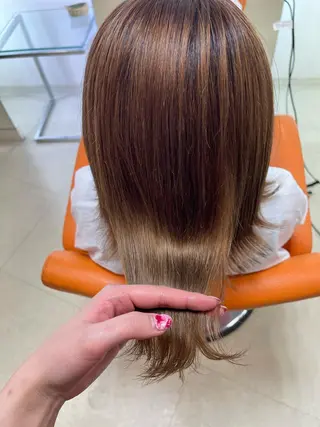 ミディアム パーマ 鶴﨑 美優亜のヘアスタイル