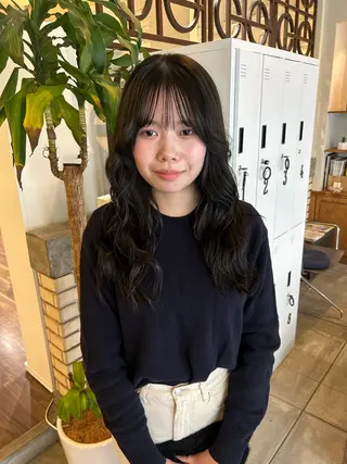 カラー AGREE Momokaのヘアスタイル