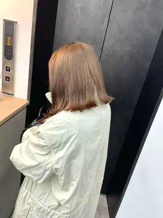 ミディアム カラー カット・ブリーチ TAIGAのヘアスタイル