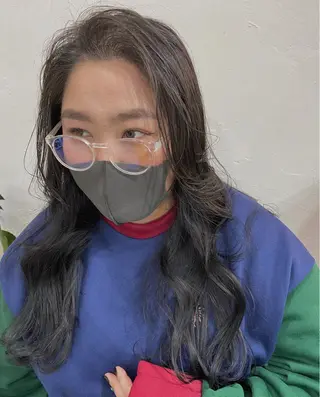 ロング カラー ヘアアレンジ 暗髪カラー🫐パーマ おくだりんかのヘアスタイル