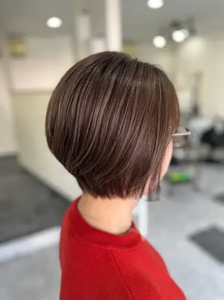 ショート 白髪ぼかしモデル 募集中ヒキマカイトのヘアスタイル