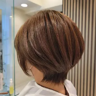 ショート 韓国風パーマ、白髪ぼ かし　マキノタカユキのヘアスタイル