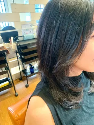 ロング 秋野 遥のヘアスタイル