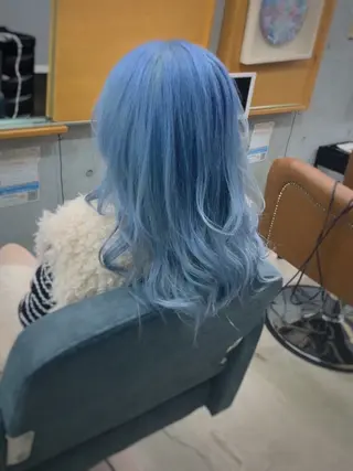 セミロング カラー ヘアアレンジ ハイトーン・ブリーチ ムラ修正　八須　錬のヘアスタイル