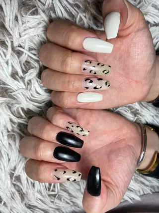 セミロング ネイル ✴︎ Delightのネイルデザイン