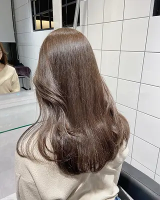 セミロング カラー センターパート特化 井上健太のヘアスタイル