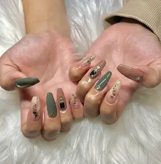 ネイル CHARME 🤎〔RINA〕のネイルデザイン