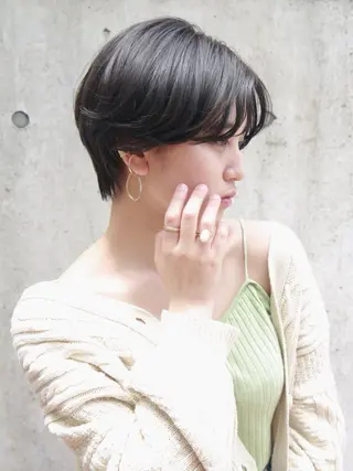 ショート カラー 高木 麻知子のヘアスタイル