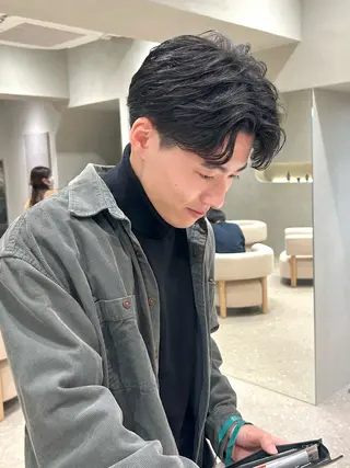 パーマ メンズ yuu 🪴 透明感 カラー/メンズパーマのヘアスタイル