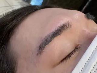 アイブロウ 小峰 利樹のマツエク・マツパデザイン