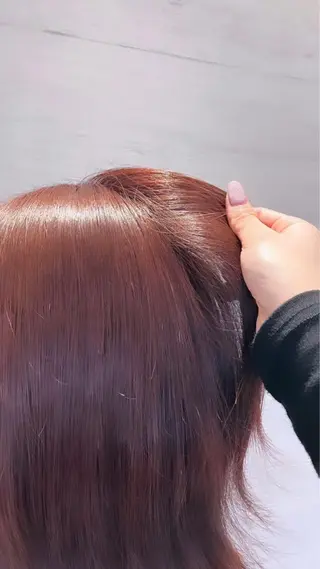 ミディアム カラー サキ🤍ハイトーン 🩰くびれ巻きヘアのヘアスタイル
