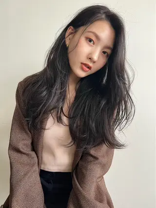 ロング 暖色カラー 奥村陽花のヘアスタイル