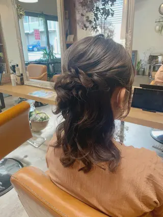 カラー ヘアアレンジ HARE 川崎晴佳のヘアスタイル