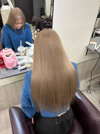 ロング カラー noa 寒色系カラーブリーチのヘアスタイル
