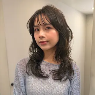 セミロング カラー パーマ SAKI 新宿のヘアスタイル