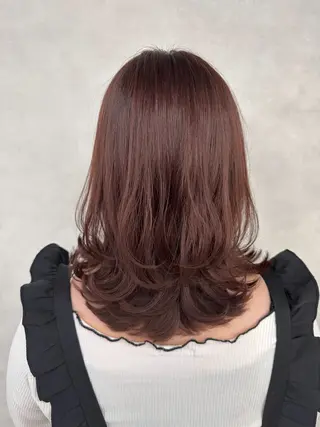 セミロング 大人レイヤー& 透明感カラー💄のヘアスタイル