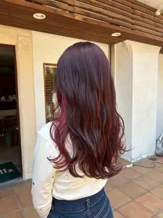 ロング カラー putri 川邉 優花のヘアスタイル
