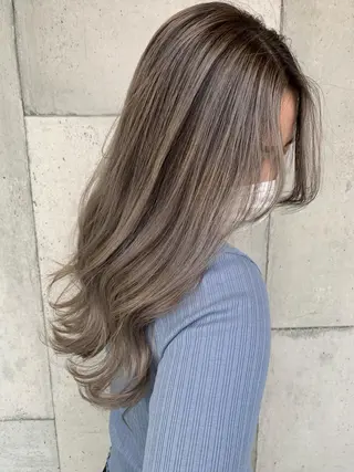 セミロング カラー Mikuri 【Little】のヘアスタイル