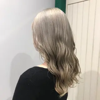 セミロング 山下 襟華のヘアスタイル